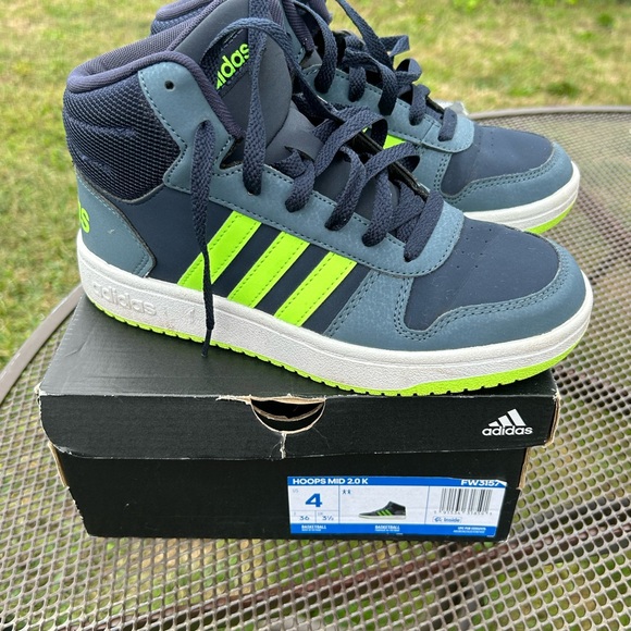 Adidas Hoops Mid 2.0 K - Unisex Basketball Sneakers - Size 4 - Picture 3 of 5